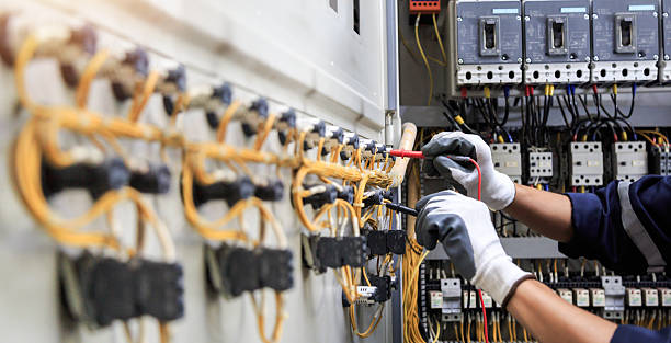 Professional Electrician technician working in DeSoto, TX
